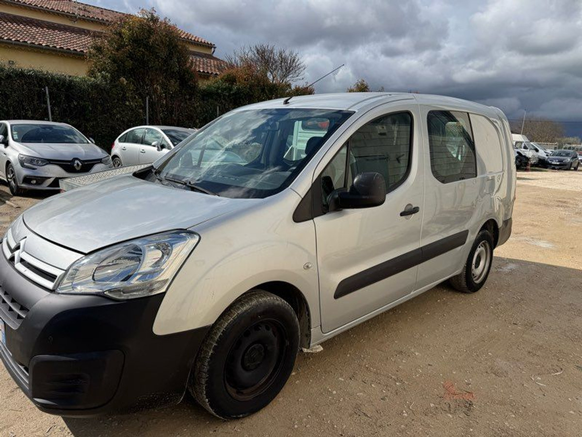 CITROEN BERLINGO II 1.6 BLUEHDi 100 CH CONFORT 6 PLACES XL CAB APPROFONDIE — photo 2