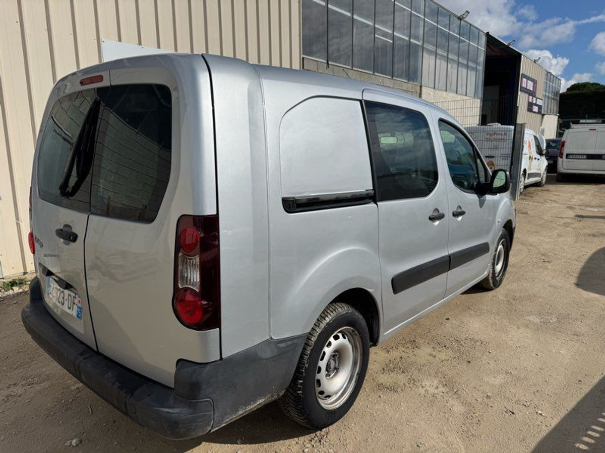 CITROEN BERLINGO II 1.6 BLUEHDi 100 CH CONFORT 6 PLACES XL CAB APPROFONDIE — photo 3
