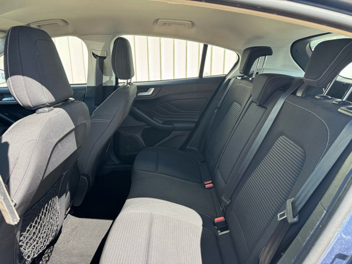 Ford Focus 1.0 EcoBoost 125 ch Titanium automatique — photo 4