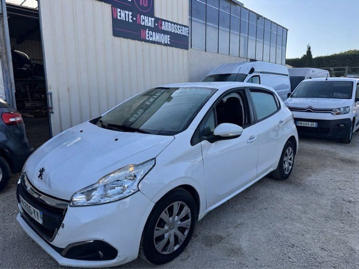 Peugeot 208 2 places 1.5 bluehdi 100ch 4500 ttc — photo 1