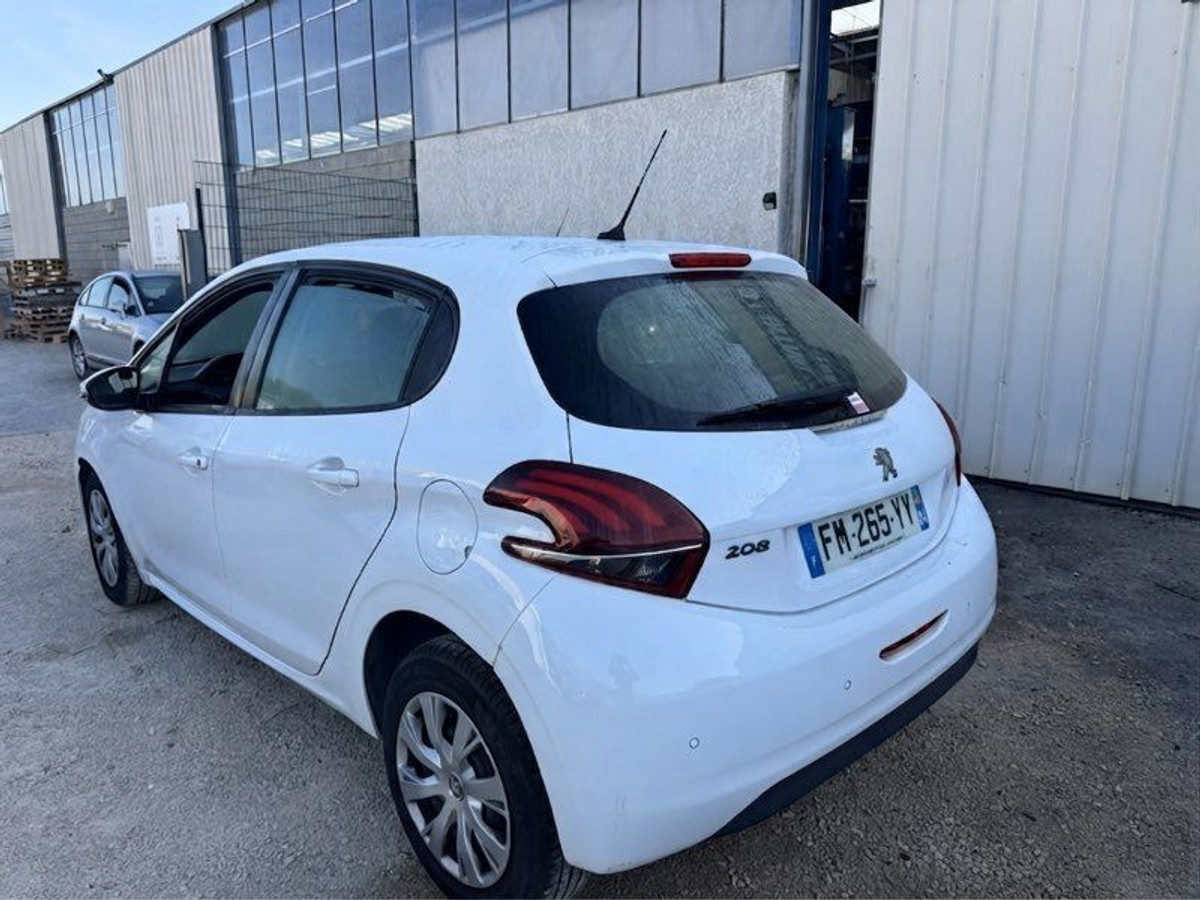Peugeot 208 2 places 1.5 bluehdi 100ch 4500 ttc — photo 3