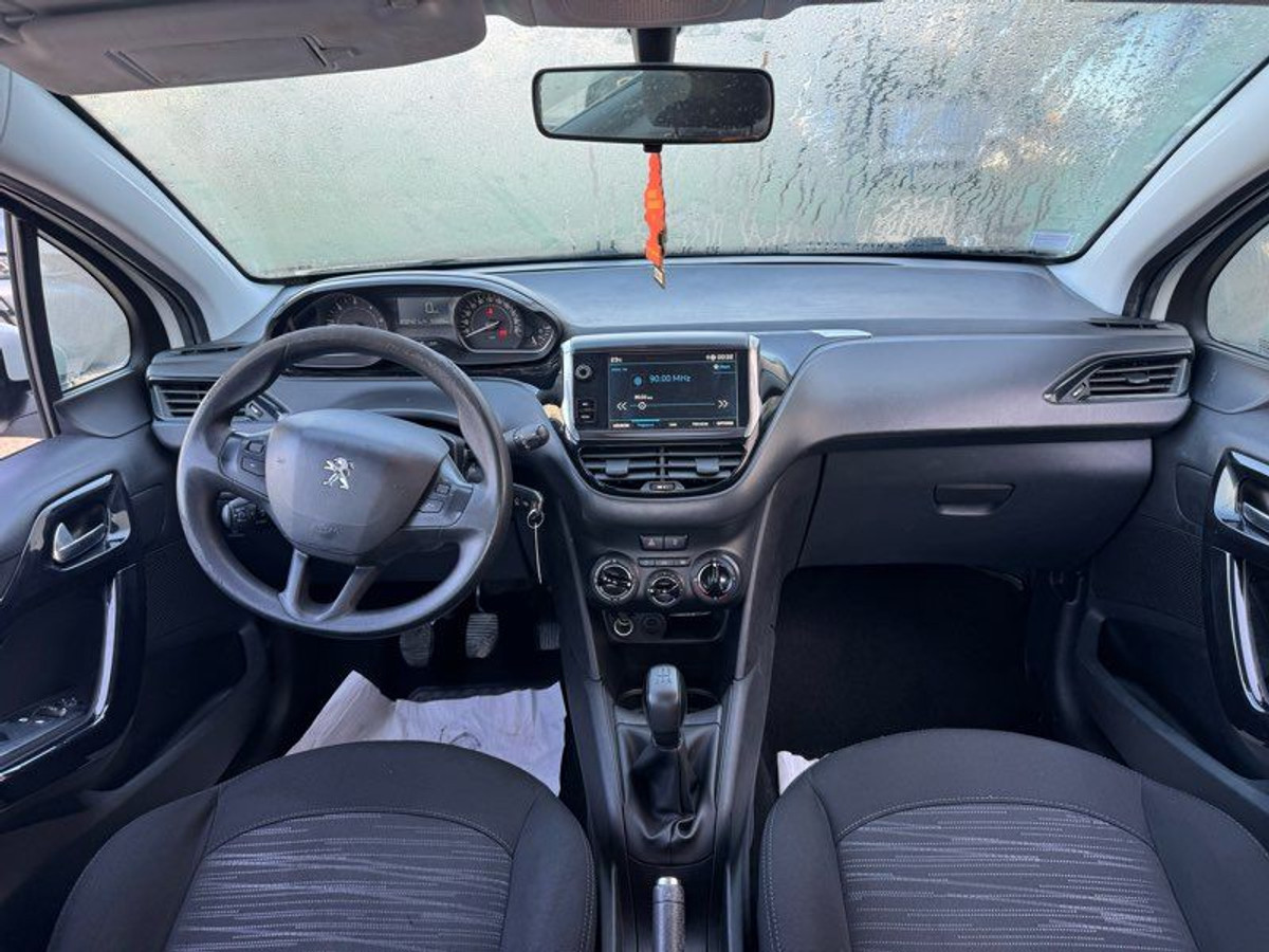 Peugeot 208 2 places 1.5 bluehdi 100ch 4500 ttc — photo 4