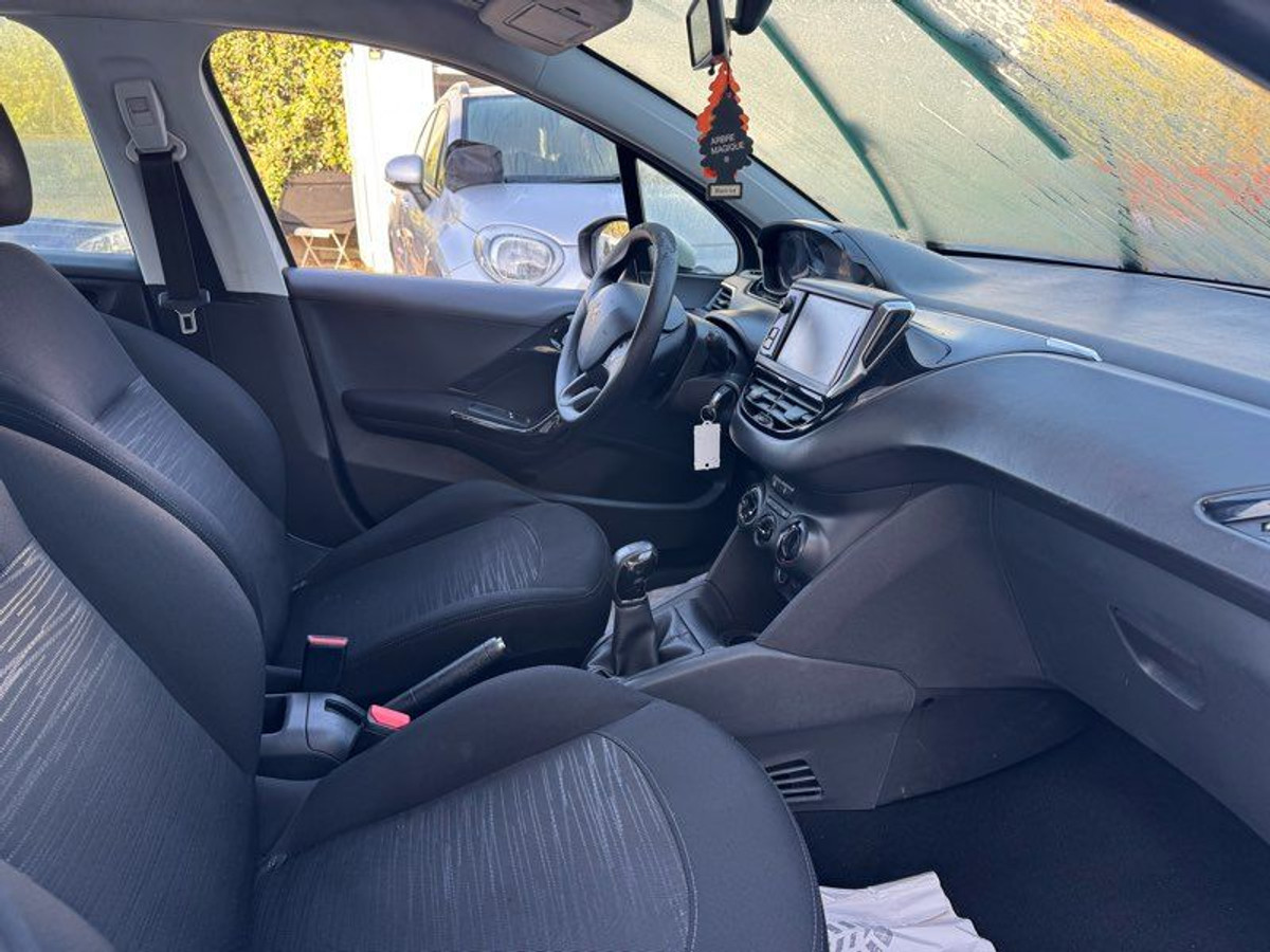 Peugeot 208 2 places 1.5 bluehdi 100ch 4500 ttc — photo 5